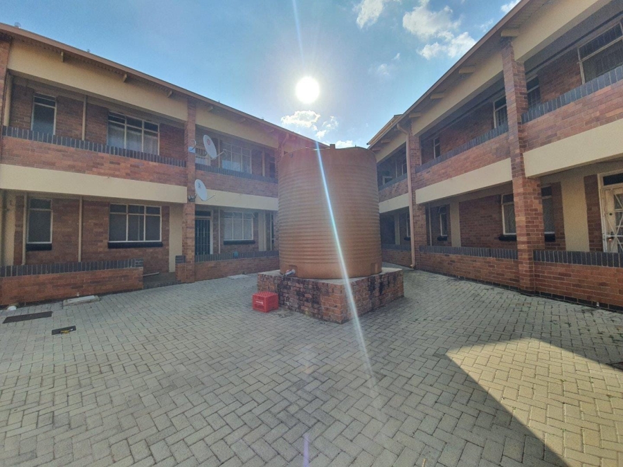 2 Bedroom Property for Sale in Kroonheuwel Free State
